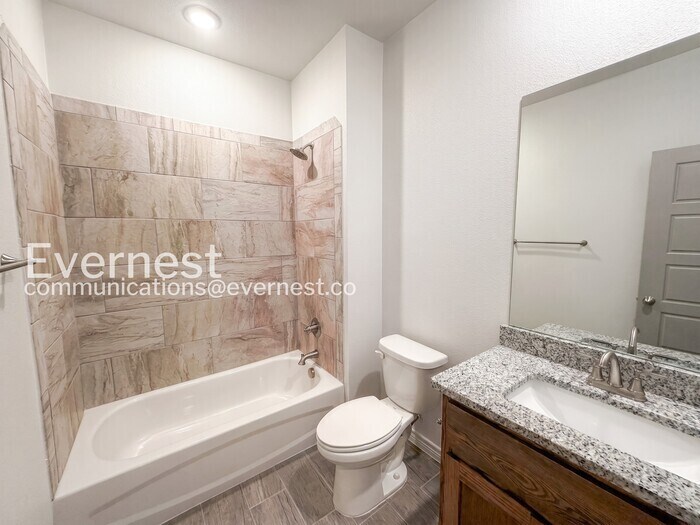 Building Photo - 8511 Glade Dr