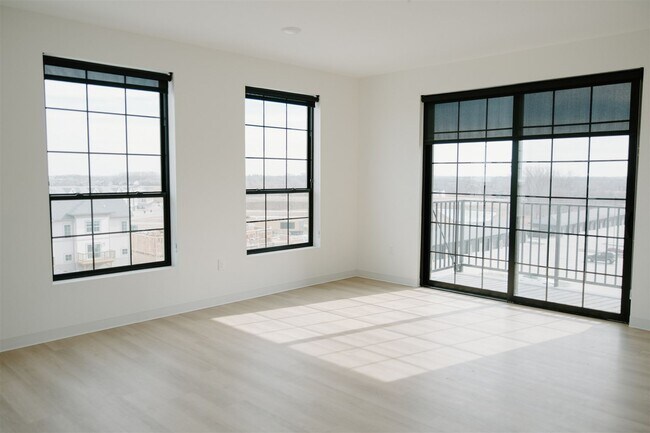 Building Photo - BRAND NEW - One Bedroom Loft With Open Windows