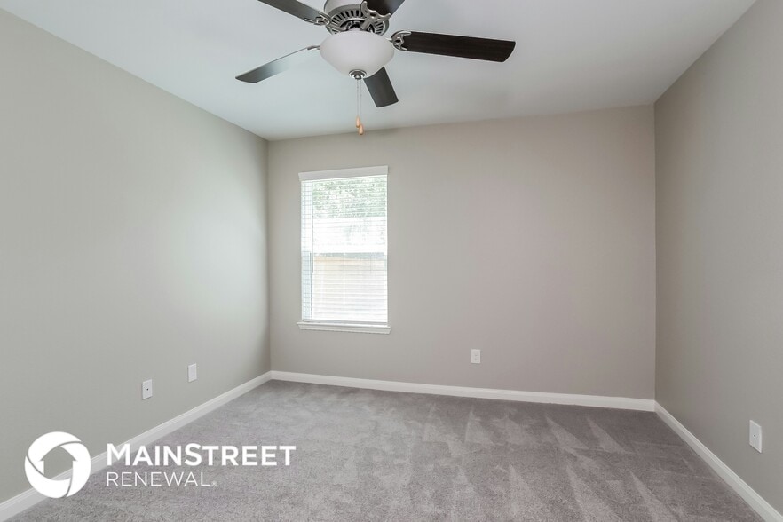 Building Photo - 23075 Bellini Dr
