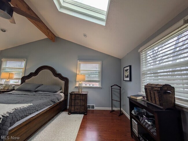 Building Photo - 1902 Harding Dr