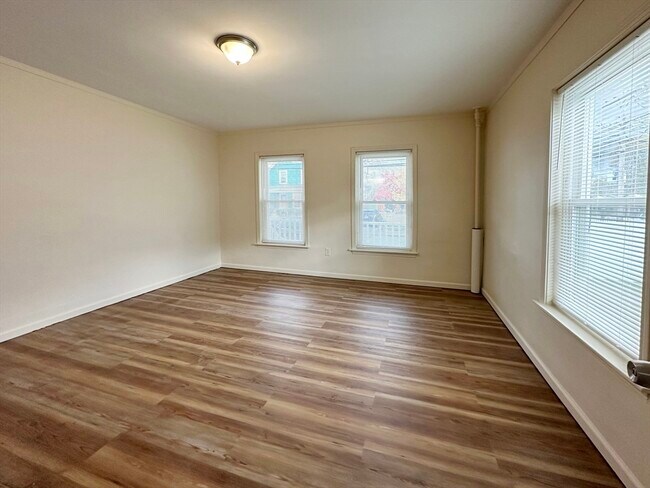 Building Photo - 143 Arlington St