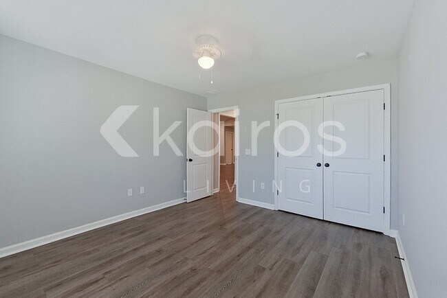 Building Photo - 121 Cottage Grove Rd