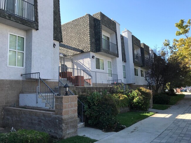 Primary Photo - 5344 Circle Dr