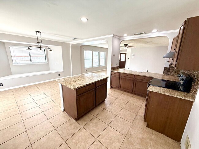 Building Photo - **APPLICATION RECEIVED** *MOVE IN SPECIAL* Beautiful 3 Bedroom Home with Granite Countertops & La...