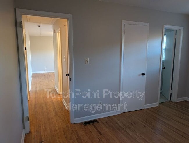 Building Photo - 448 E John St