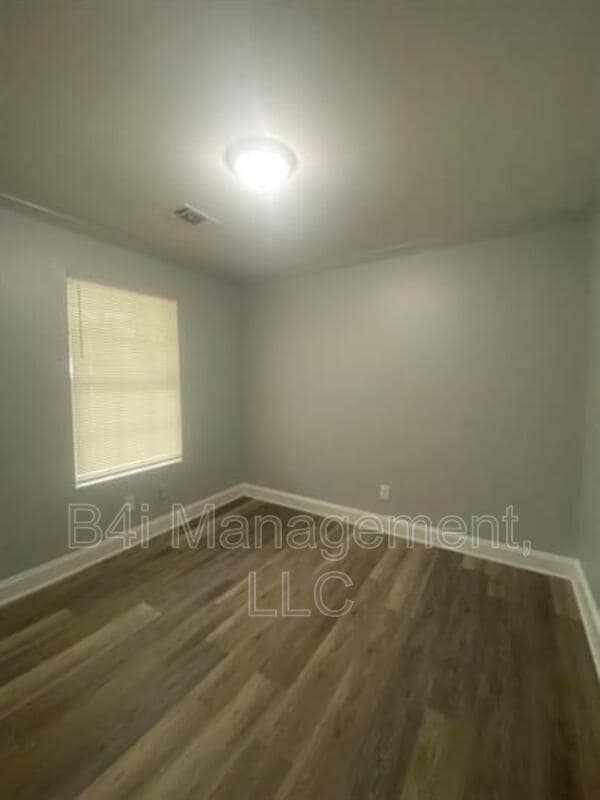 Building Photo - 141 Garfield St