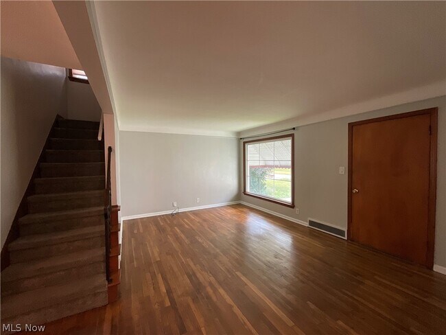 Building Photo - 3709 Woodridge Rd