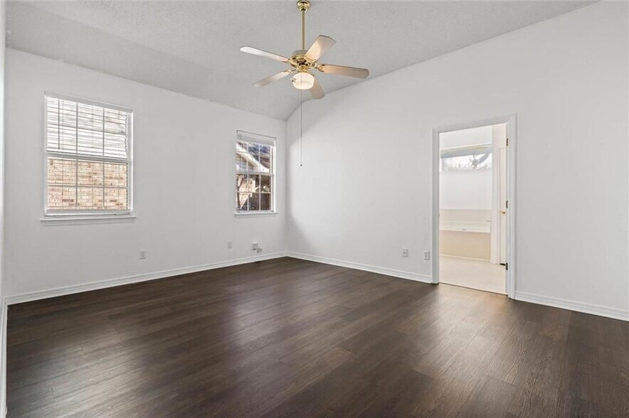 Building Photo - 1263 Smithfield Rd E