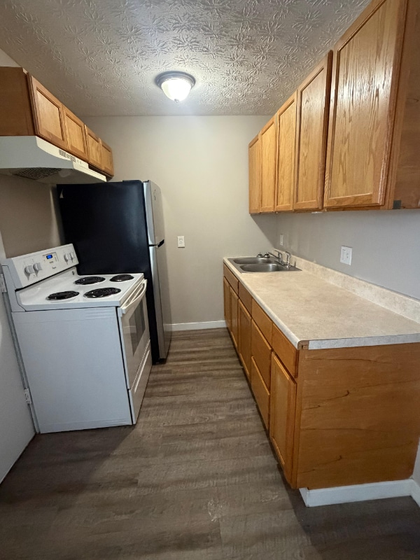 Building Photo - 520 Massillon Rd