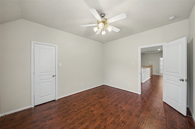 Building Photo - 17422 Memorial Blossom Dr
