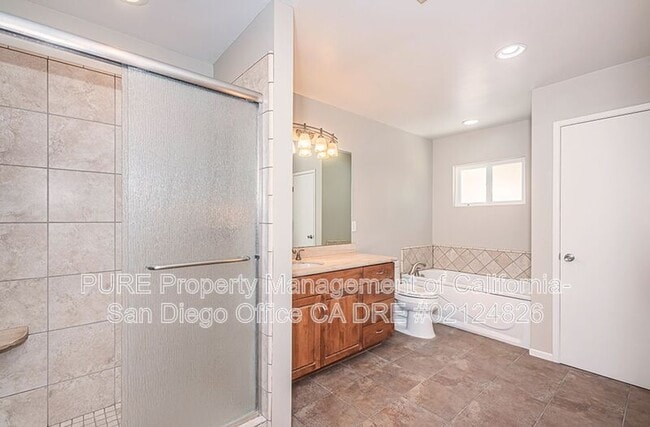 Building Photo - 6517 Delbarton St
