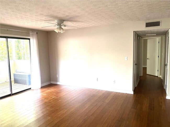 Building Photo - 504 Wynnes Ridge Cir SE