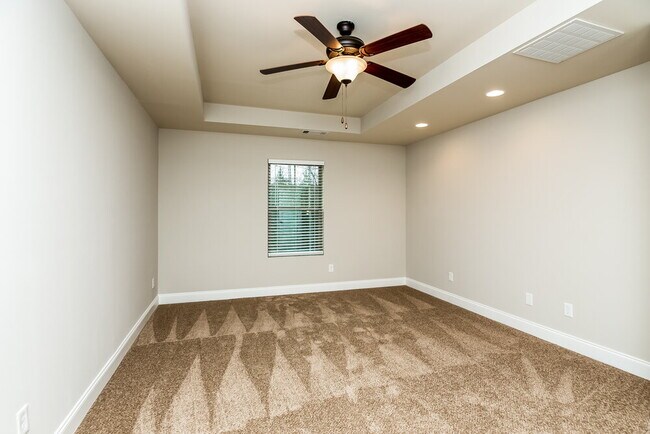 Building Photo - 1161 Pebble Ridge Dr