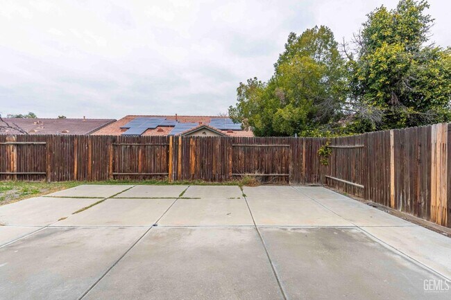 Building Photo - Southwest Home