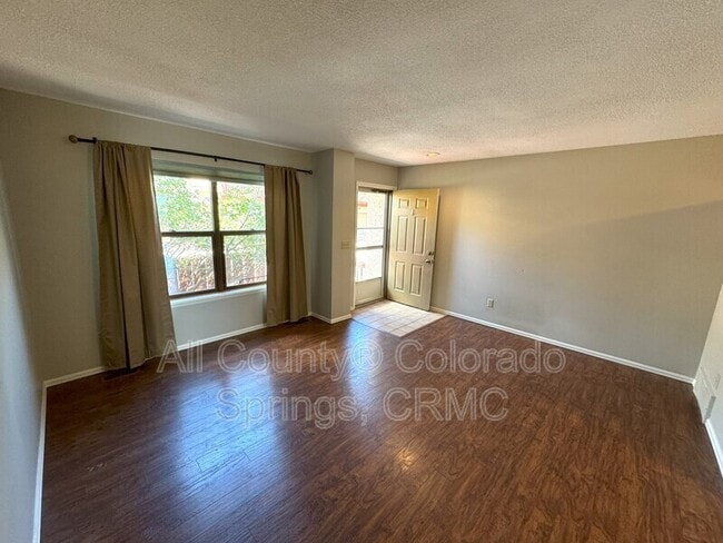 Building Photo - 2027 Bristlecone Dr