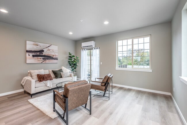 Building Photo - 11212 Bingham Ave E