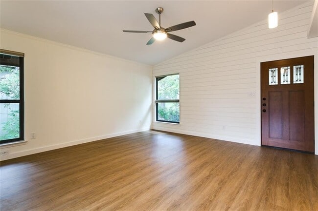 Building Photo - 2102 Rabb Rd