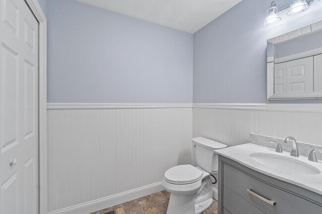 Building Photo - 50 Hadleigh Rd