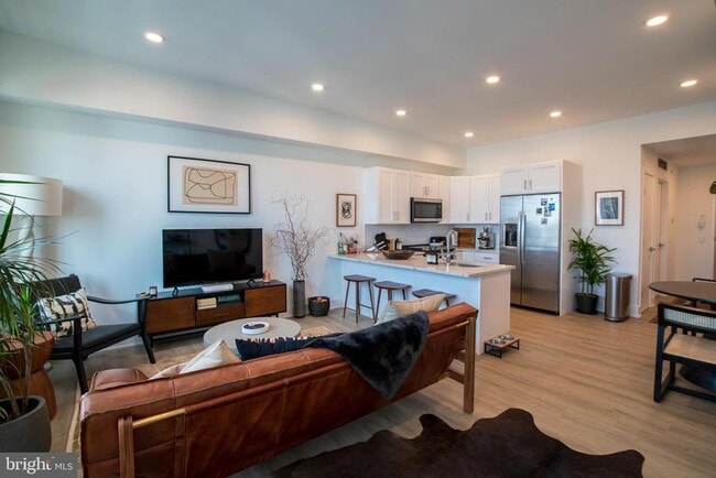 Building Photo - 1324 Frankford Ave