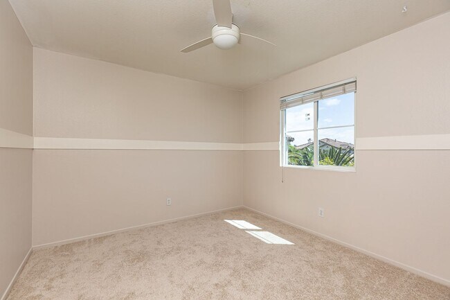 Building Photo - Beautiful Oceanside Cul-De-Sac Home!