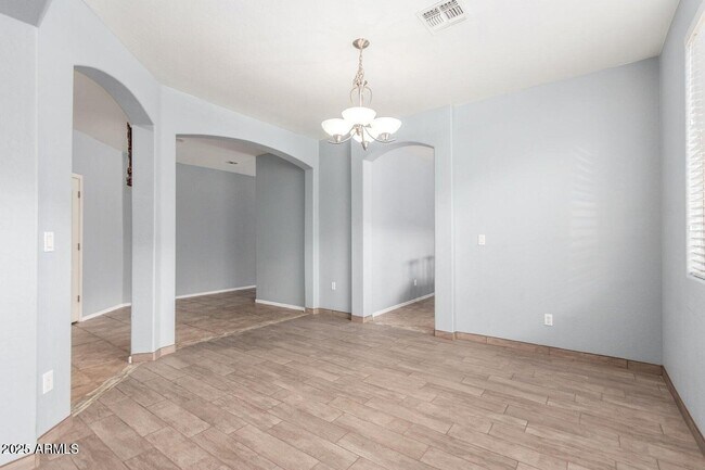Building Photo - 42511 W Cheyenne Dr
