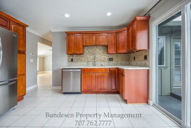 Building Photo - 746 Bonnie Ave