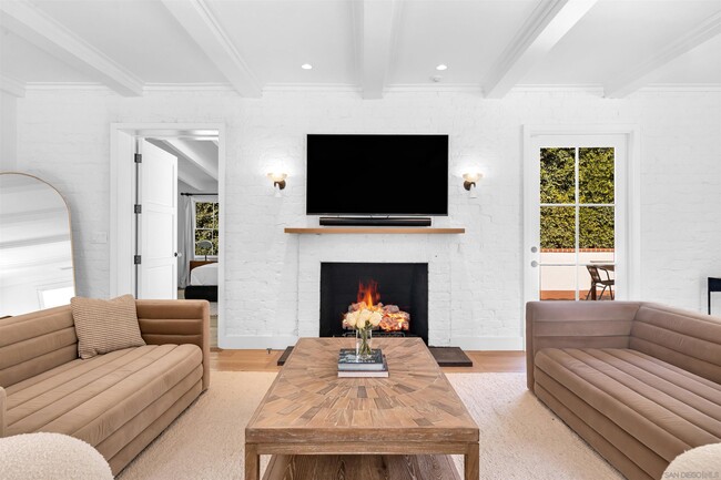 Building Photo - 1720 Coldwater Canyon Dr
