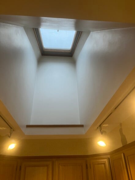 Building Photo - 2241 Fairmount Pky