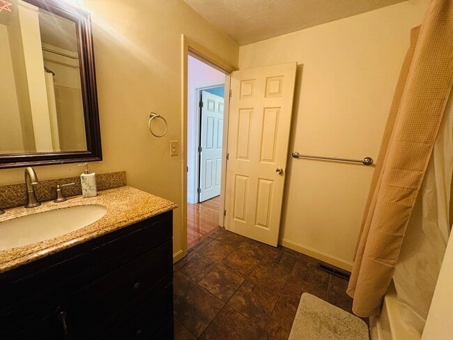 Building Photo - 237 South St