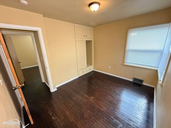 Building Photo - 213 S 48th Ave