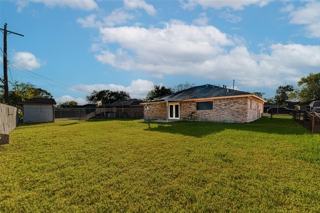 Building Photo - 2021 Kingsdale Dr