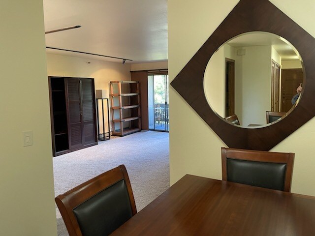 Building Photo - 335 Ski Way