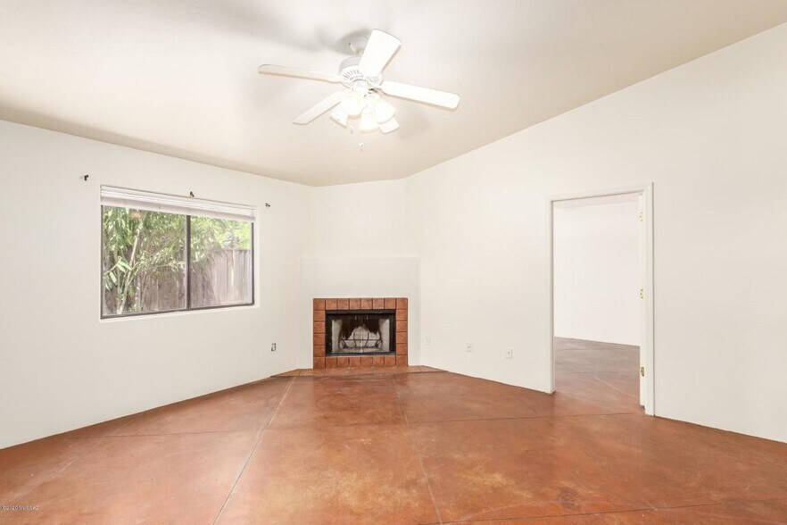 Building Photo - 405 E Geronimo Bluff Loop