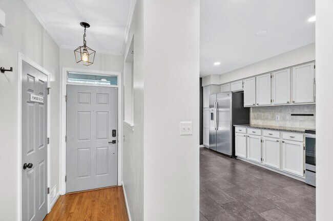 Building Photo - 7123 Gresham Ct W