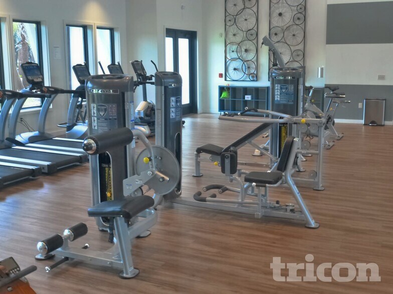 Building Photo - 165 Bloomfield Wy