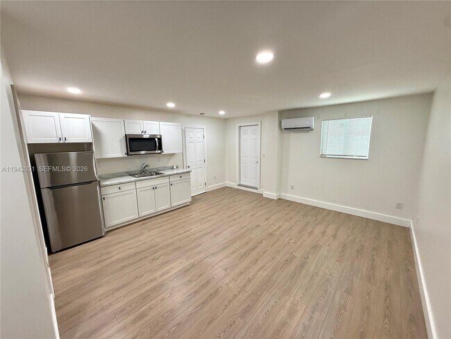 Building Photo - 2120 SW 83rd Ave