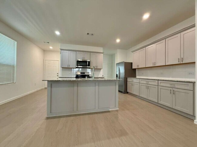 Building Photo - 15349 Dapple Blf Ln