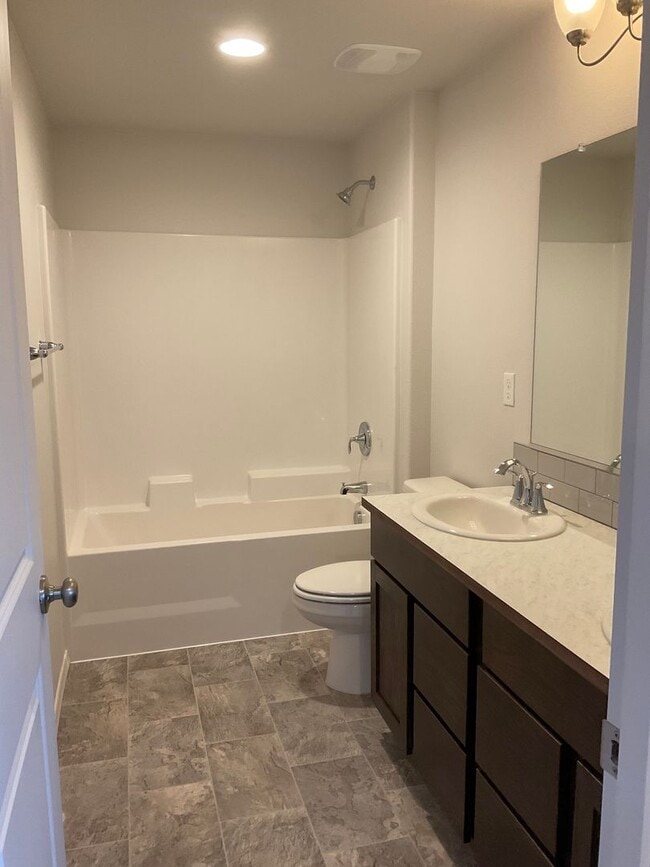 Building Photo - 627 Koontz Rd