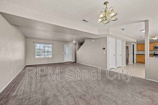 Building Photo - 2238 Meadowlark Ln