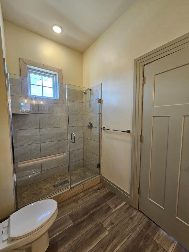 Building Photo - 876 S Lincoln Ave