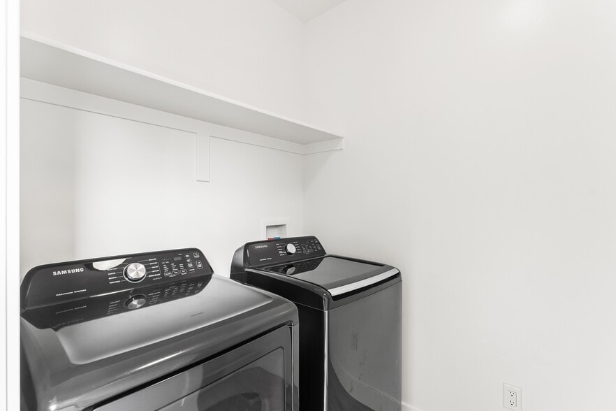 Building Photo - 10374 S Sage Canal Way