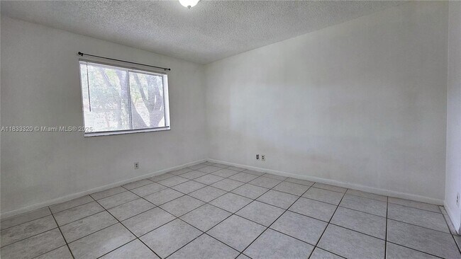 Building Photo - 9277 SW 138th Pl
