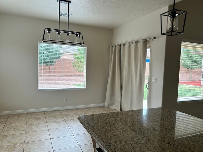 Building Photo - Spacious Single-Level Living in St. George!