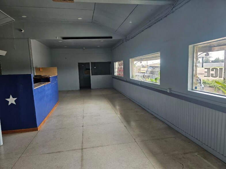Building Photo - 1801 S Business 45