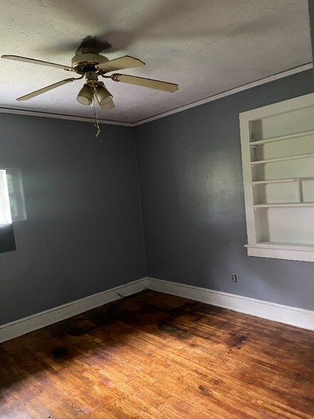 Building Photo - 111 Greenbrier Ct