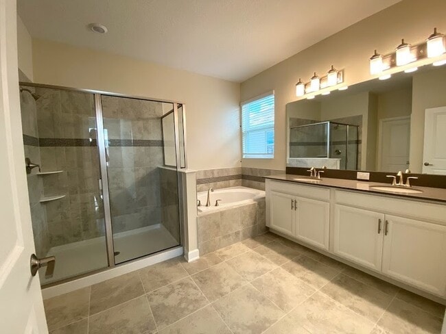 Building Photo - 11440 Satire St