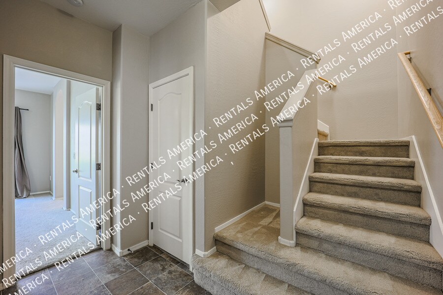Building Photo - 906 S Annie Ln