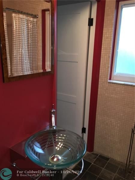 Building Photo - 1774 NE 20th St