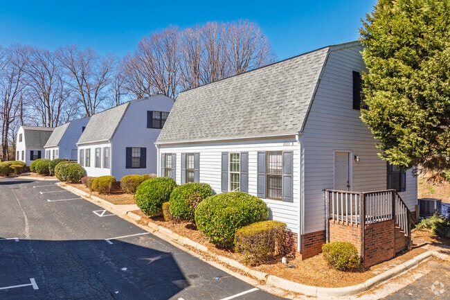 1022-1026 Fir Pl - The Village of Nantucket