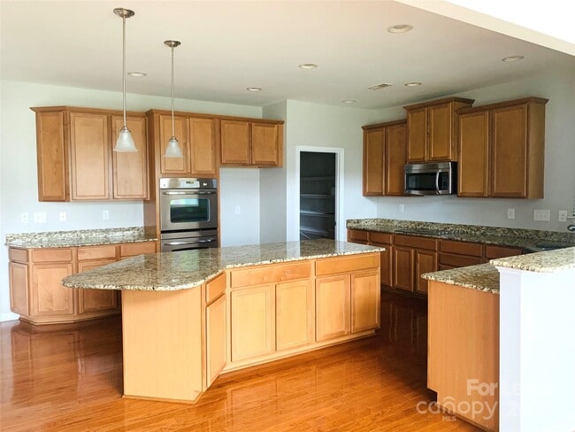 Building Photo - 1472 Chandler Ave NW